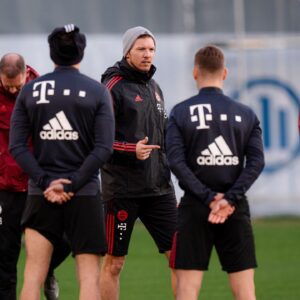Julian Nagelsmann Instagram - Trainingsstart 2022 ⚽️ 
Ich wünsche Euch allen ein zufriedenes, erfolgreiches und vor allem gesundes neues Jahr. Gehen wir es an! #PackMas #HappyNewYear #MiaSanMia
