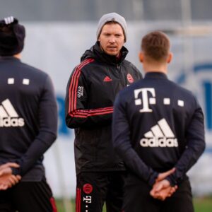 Julian Nagelsmann Instagram - Trainingsstart 2022 ⚽️ 
Ich wünsche Euch allen ein zufriedenes, erfolgreiches und vor allem gesundes neues Jahr. Gehen wir es an! #PackMas #HappyNewYear #MiaSanMia