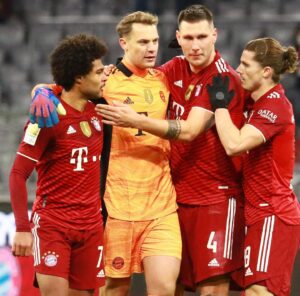 Julian Nagelsmann Instagram - #MiaSanMia 
Ein Team! Wichtiger Sieg für uns, mit euch Fans im Rücken. Glückwunsch @manuelneuer zum 310. Bundesliga-Sieg