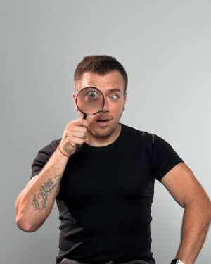 Julián Zucchi Instagram - Para algunos, la separación puede ser sinónimo de juerga o ‘joda’, como decimos en Argentina. Pero hoy, mi brújula apunta en otra dirección. Canalizo cada gota de energía en mi bienestar físico y mental. Mis hijos son mi norte y mi trabajo, es esa pasión que enciende mi alma. Son tiempos de reencontrarme. 💪❤️👨‍👧‍👦🎬🍿🎭

Cuéntame qué te motiva día a día 👇

#motivación #vida #bienestar