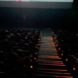 Julián Zucchi Instagram - ¡Una noche inolvidable en el Avant Premier de ‘¿Ahora somos 3? Sí, Mi Amor’! ✨ Gracias a todos los invitados que hicieron de esta velada algo mágico. Estoy radiante de felicidad y agradecido por el cariño de todos.

Fue una noche especial con mi familia, y tener a mi madre desde Argentina para este momento significó el mundo para mí. 💖🇦🇷 La última entrega de esta trilogía es dedicada a los amores de mi vida. ¡Espero que todos vayan al cine desde este 25 de enero y disfruten tanto como nosotros! 🍿🎬 #AhoraSomos3 #Estreno25Enero #Familia