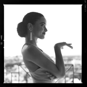 Juliana Canfield Instagram - ☺️💅 @tommy_agriodimas.tiff lighting assistant @ my dad