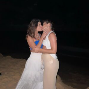 Juliana Vasconcelos Póvoas Instagram - 🌊🥂🌝