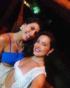 Juliana Vasconcelos Póvoas Instagram - 2023 trouxe essa lindeza pra minha vida. Muito feliz por ter você pertinho de mim, minha amora! 💕 Que a gente compartilhe muitos momentos incríveis sendo ótimas parceiras de vida. Sua companhia é um presente. Feliz 2024! ✨️