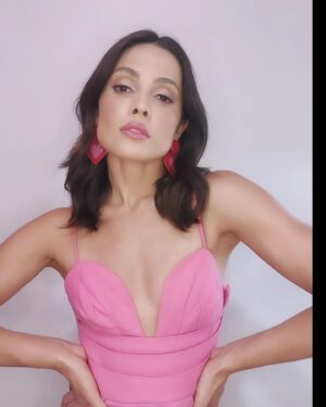 Juliana Vasconcelos Póvoas Instagram - Trabalhada no rosa Poppy para o #PressDay de #Trolls3Filme  que rolou hoje.

Beleza: @queziamelomakehair