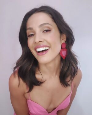 Juliana Vasconcelos Póvoas Instagram - Trabalhada no rosa Poppy para o #PressDay de #Trolls3Filme  que rolou hoje.

Beleza: @queziamelomakehair
