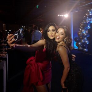 Juliana Vasconcelos Póvoas Instagram - Festa linda em comemoração aos 40 anos de @jorgeelali e 20 anos de @jorgeelaliproducoes. Vida longa!
