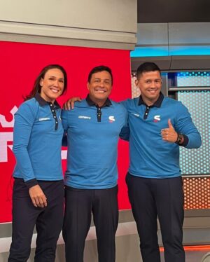Juliana Velasquez Instagram - Um pouco de ontem, equipe pra comentar @pfl #5