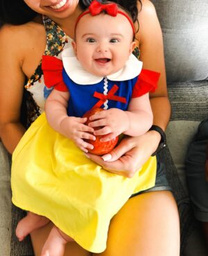Juliana Velasquez Instagram - Minha princesa mais perfeita completa 4 meses! 
Filha, você é a coisa mais preciosa de nossas vidas, muita saúde meu amor 🩷