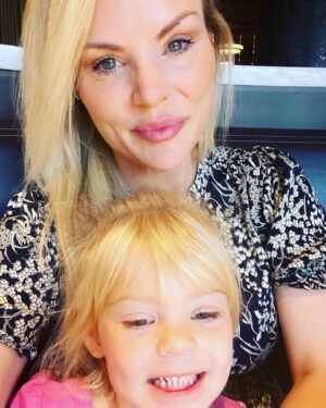 Julianne Arrieta Instagram - I love you in the morning 💜 and in the afternoon ♥️ I love you in the evening 💙and underneath the moon 🌙 #happymothersday