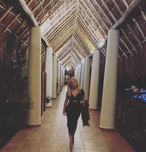 Julianne Arrieta Instagram - Fiesta. Siesta. Tequila. Repeat. 🇲🇽💃

#mexico #quintanaroo #actress #vacationmode #whatdayistoday