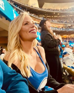 Julianne Arrieta Instagram - Win or lose Dodger nights are the best ♥️⚾️ 
#actress #sagaftrastrong 💪