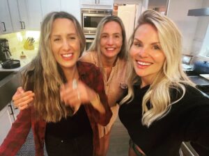 Julianne Arrieta Instagram - Friendship is the sweetest form of love ♥️ so lucky for these two…. @ayshers @sarah.ann.m