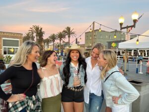 Julianne Arrieta Instagram - Sometimes you get lucky & find really great women who become friends ♥️ Happy Birthday @jen_bunn thank you for being you 🥰