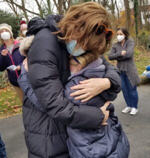 Julianne Nicholson Instagram - Anyone need a hug after last week’s episode? This girl knows how to give one. @kassiemundhenk ❤️ aka Moira Ross @hbo @hbomax #mareofeasttown