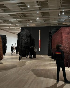 Julianne Nicholson Instagram - #magdalenaabakaniwicz at #tatemodern took our breath away. These #abakans felt like living, breathing beings. The show is on for a few more weeks and I can’t recommend it enough. ❤️ @surley_q