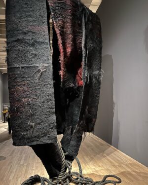 Julianne Nicholson Instagram - #magdalenaabakaniwicz at #tatemodern took our breath away. These #abakans felt like living, breathing beings. The show is on for a few more weeks and I can’t recommend it enough. ❤️ @surley_q