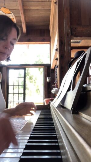 Julianne Nicholson Instagram - A couple weeks before we started filming @blondethefilm Andrew asked me if I played piano. No was the answer. He was hoping Gladys could play Fur Elise in one of the scenes. What?! I had no intention of filming my face with someone else’s hands and luckily I had @shevysmith on speed dial. I found this whole thing so moving and was grateful to have a reason to bring my big hands to the ivories. ❤️@netflix