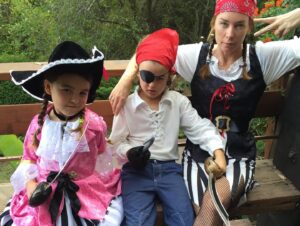 Julianne Nicholson Instagram - Also, missing our favorite pirate today. @jonathan.is.cake ❤️ 🦜 #halloween2015