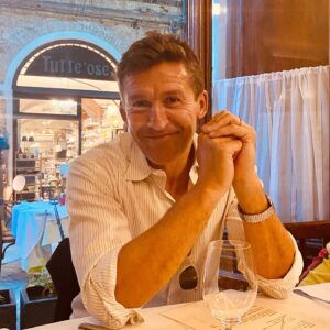 Julianne Nicholson Instagram - HBD my love. 🎈@jonathan.is.cake