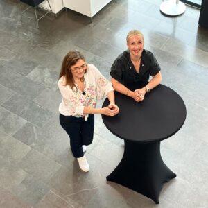 Julie R. Ølgaard Instagram - Så er alle optagelserne i hus til vores nye program 🎥 Det har været en fest at lave med verdens sejeste hold - og jeg er virkelig spændt på at se resultatet - og ikke mindst til at vise jer det. Kommer på @dr1tv til efteråret 🔥