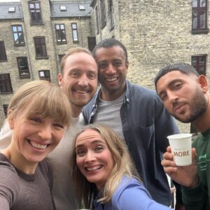 Julie R. Ølgaard Instagram - I dag er det 6 måneder siden @englemageren havde biografpremiere - og det er slet ikke til at fatte, at der kun er gået 6 måneder. Der er sket SÅ overdrevet meget siden, og I har taget så vanvittig godt imod vores film (tak tak tak)! Jeg føler, at der er gået flere år siden vi stod til premieren i Imperial, til en af de mest overvældende aftener i mit liv🙏🏻 At tænke på, at det også kun er lidt over 1 år siden, at vi sagde “tak” sidste gang på settet og gik i klip, er endnu mere uvirkeligt! Det har været et år fuld af læring. Jeg har bl.a. lært hvad der er vigtigt, og at man skal lytte til sin intuition - ALTID - og hvis tingene lyder for gode til at være sande, ja, så er de det nok også! Hard work pays off, og gode mennesker findes. Tak for jer❤️I ved hvem I er! Jeg har haft brug for at trække vejret dybt ned i maven og mærke efter om jeg var klar til en tur til…det er jeg - og jeg glæder mig til alt der er i vente 🤘🏻 What a ride - på godt og ondt!!!! @hitheroproductions