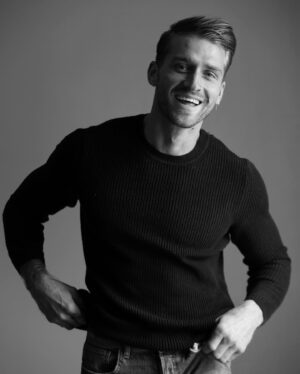 Julien Coste Instagram - Always keep smiling 😀✌🏼