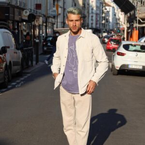 Julien Coste Instagram - Les amis désolés c’est avec du retard mais je n'avais pas le temps avant je vous souhaite à tous une bonne année et surtout la santé.🥂❤️