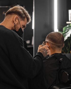 Julien Coste Instagram - Hello j’espère que vous allez bien j’ai un super bon plan pour les cadeaux de noël 😀