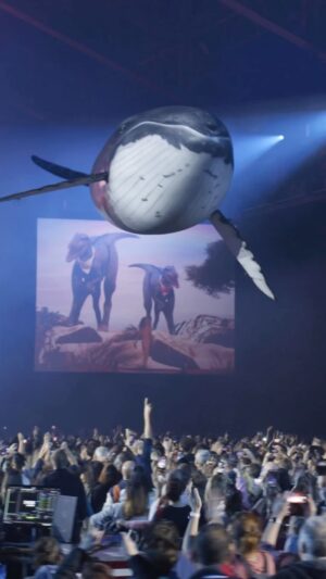 Julien Doré Instagram - Vous aurez été   de 20 000 à Lyon à voir le #aiméetour 👀🔥 Hier soir on a fait voler des cétacés pour célébrer cette enormissime tournée 🐬🐳🐬
Rdv à Reims, Amiens, Lille, Paris & Bruxelles (déjà tous complets) pour vivre les dernières instants de cette incroyable aventure qui a réuni   de 600 000 d’entre vous 🥹🙏🥰