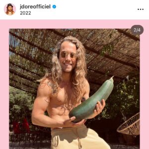 Julien Doré Instagram - Les années passent et mes courgettes s’allongent 🌱🥒