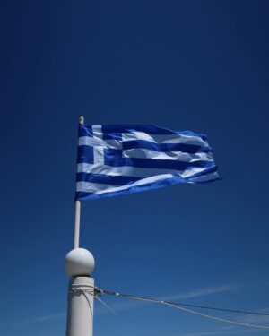 Julien Geloën Instagram - J’en avais marre qu’on me raconte des salades … 🇬🇷 
j’ai dit à Léa : « Feta valise on y va ! »