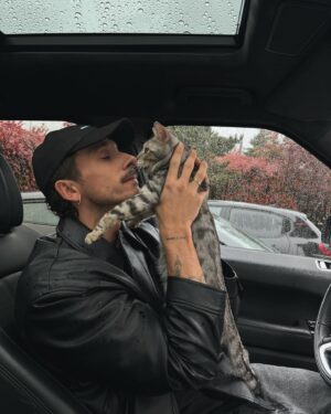 Julien Geloën Instagram - C’est reparti pour un tour ma chère Biancouste 🦞🤍