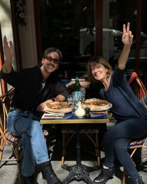 Julien Geloën Instagram - la mama in Paris 🤍🎂