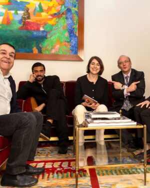 Julien Guirado Instagram - Ravis d’avoir pu participer à cette conférence ou le thème aborder était «  code sociaux professionnels «  avec ces élèves de La Sorbonne @excellencepropulsion dans ce lieu unique @hotelalfredsommier @mavrickgaland