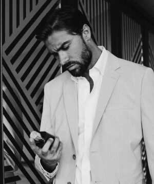 Julien Guirado Instagram - A big thank you to @exnihiloparis 
My new hypnotic fragrance @audrey_bieber_photo @dolcepaese @kellysternn
