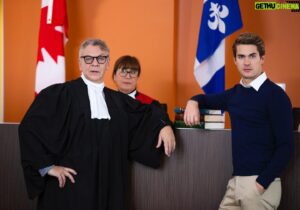 Julien Lacroix Instagram - NOUVELLE VIDÉO sur ma page Facebook. 
C’est un honneur pour moi de partager l’écran avec Marc Labrèche, comédien légendaire et avocat émérite !

Merci à @jaylali , Groupe Phaneuf et @kozetv pour la précieuse collaboration! Merci @sebstmartin