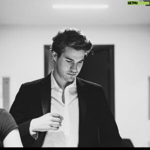 Julien Lacroix Instagram - Ce soir, @lasemainedes4julie. Il faut vraiment l’écouter ! À @v.tele 21h.
Merci @lapointeemilie