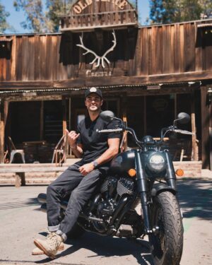 Julien Marlon Samani Instagram - A day with @indianmotorcycle. I was blown away by how smooth the ride was and looking forward to more rides with the Indian family ✌🏼. 
📸: @seanmacd 
#indian #indianmotorcycle #indianmotorcycles #motorcycle #fun