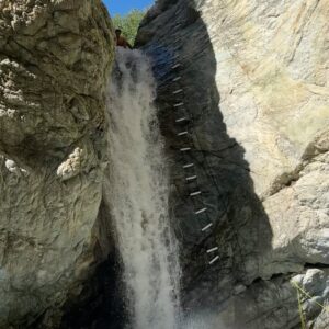 Julien Marlon Samani Instagram - Seemed to be a good idea.. turned out it was not 😂
#stunt #waterfall #california