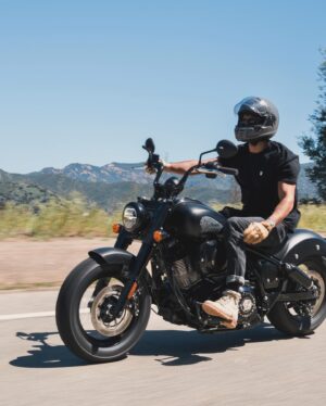 Julien Marlon Samani Instagram - A day with @indianmotorcycle. I was blown away by how smooth the ride was and looking forward to more rides with the Indian family ✌🏼. 
📸: @seanmacd 
#indian #indianmotorcycle #indianmotorcycles #motorcycle #fun