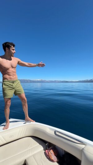Julien Marlon Samani Instagram - Nature’s cold plunge 🥶 
#tahoe #cold #coldplunge #health #fun