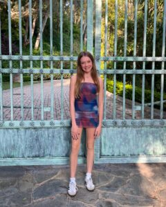 Actress Juliet Donenfeld HD Instagram Photos and Wallpapers June 2024