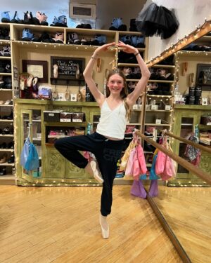 Juliet Donenfeld Instagram - Fitted for point shoes 🩰 today
.
.
#dancer #ballet #ballerinagirl #pointshoes #thedancestore