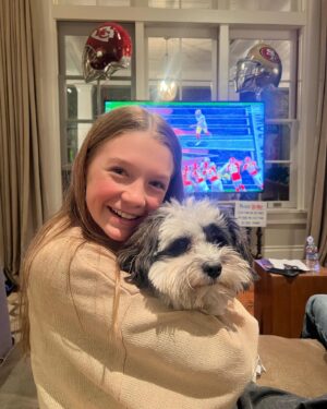 Juliet Donenfeld Instagram - GAME DAY 🏈
.
#superbowl #superbowl2024 #gameday #kansascity #kansascitychiefs vs #sanfrancisco49ers #nfl #superbowlsunday #greatfood #greatcompany #greatdogs #patrickmahomes #halftimeshow #commercials #kansascitychiefs #mahomes #kelce #superbowl58