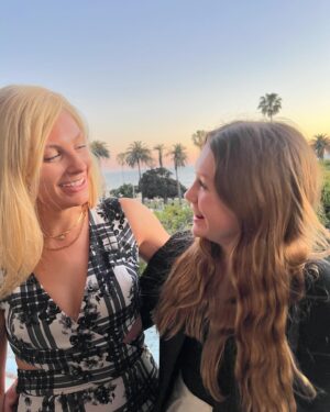 Juliet Donenfeld Instagram - Happy 24th birthday to my sister @katie_don1 🎁🎂🎉❤️