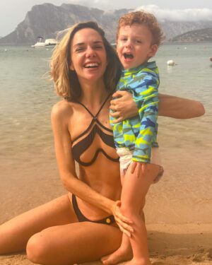 Julieta Nair Calvo Instagram - Postales en mi corazón ♥️ 
Sumamos más familia ! Los tíos Sara y Kavan de Alemania vinieron con el primo Nuri a pasar los últimos dias en Italia 🇮🇹