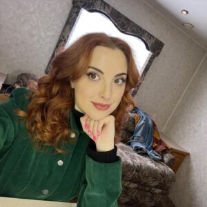 Juliette Goglia Instagram - i’m back, baby!!! beyond stoked to have been brought back to one of the best sets ever. tune in tomorrow MONDAY (5/15) to watch my new episode of NCIS on CBS at 9pm!