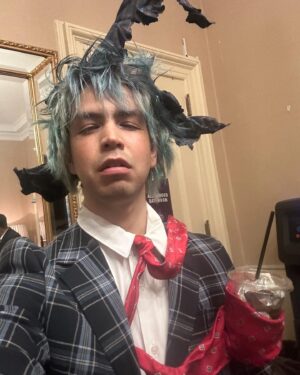 Julio Torres Instagram - Thank you @aliforneycenter for having me host your gala sorry I showed up like such a mess I had a long day it’s what happens when you are an Aquarius and have an Aquarius-only team
Makeup @cylersays (Aquarius)
Clothes @angelemmanuel (Aquarius)
Hair @uhmmwhat (Aquarius)
