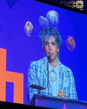 Julio Torres Instagram - Thank you @aliforneycenter for having me host your gala sorry I showed up like such a mess I had a long day it’s what happens when you are an Aquarius and have an Aquarius-only team
Makeup @cylersays (Aquarius)
Clothes @angelemmanuel (Aquarius)
Hair @uhmmwhat (Aquarius)